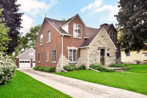 1713 Taylor, West Bend, WI 53090