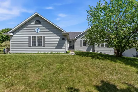 864 Mallinger, Port Washington, WI 53074