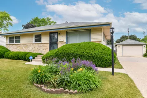 8100 W Lynmar, Milwaukee, WI 53222