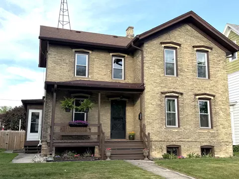 209 College, Watertown, WI 53094