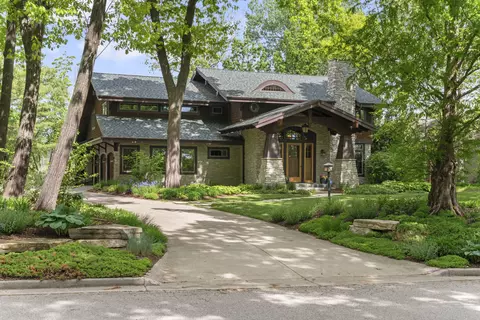 7541 S Cambridge, Franklin, WI 53132