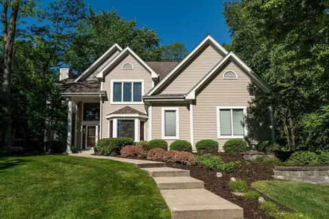 w305n2373 Maple, Delafield, WI 53072
