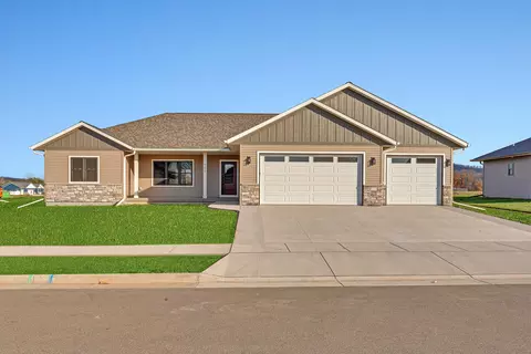 935 Crockett, Holmen, WI 54636