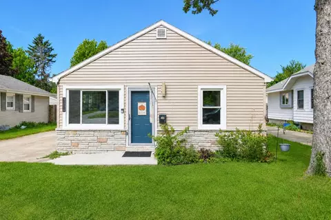 1304 N Grandview, Waukesha, WI 53188