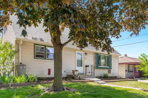 9415 W Arthur, West Allis, WI 53227