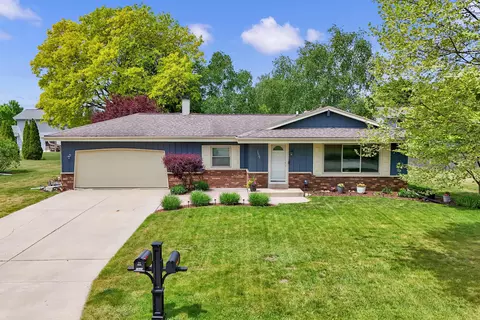 7527 S 73rd, Franklin, WI 53132