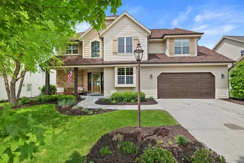 2106 Deer, Waukesha, WI 53189