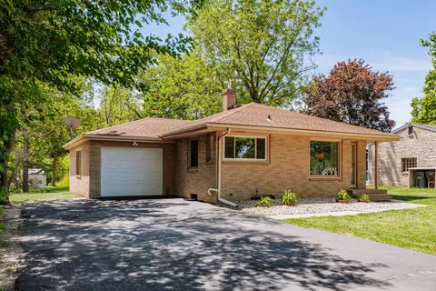 3049 Clayton, East Troy, WI 53120