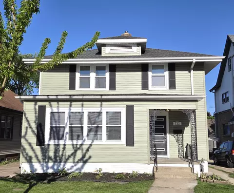732 Arthur, Racine, WI 53405