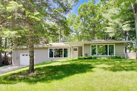 1030 Jenkins, Fontana, WI 53125