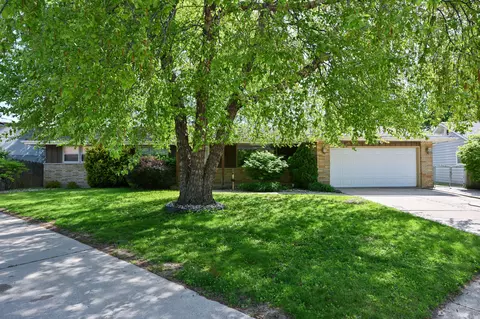 3825 Saint Clair, Racine, WI 53402