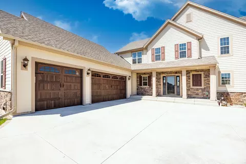 n88w18648 Duke, Menomonee Falls, WI 53051