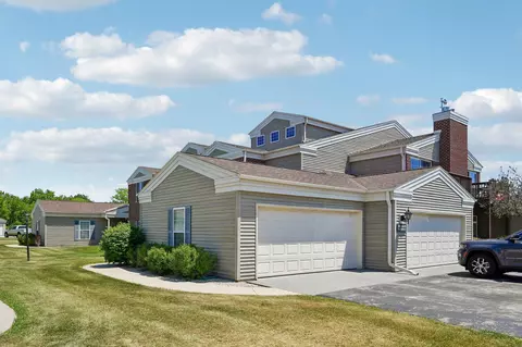 n16w26533 Tall Reeds #H, Pewaukee, WI 53072