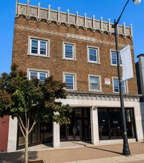614 6th, Racine, WI 53403