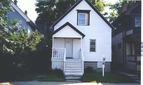 1935 W Monroe, Milwaukee, WI 53205