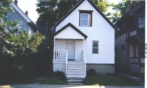 1935 W Monroe, Milwaukee, WI 53205