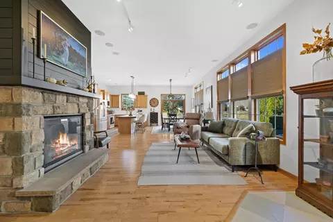 1758 Bess, Oconomowoc, WI 53066