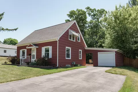 1315 Sunset, Watertown, WI 53094