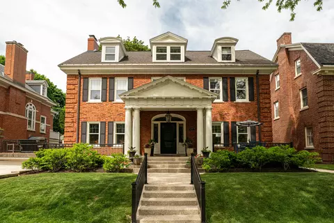 3053 N N Smt, Milwaukee, WI 53211