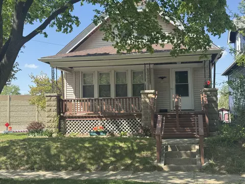 7142 W Adler, Milwaukee, WI 53214