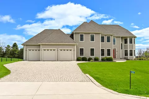 3268 Bay Hl, Port Washington, WI 53074