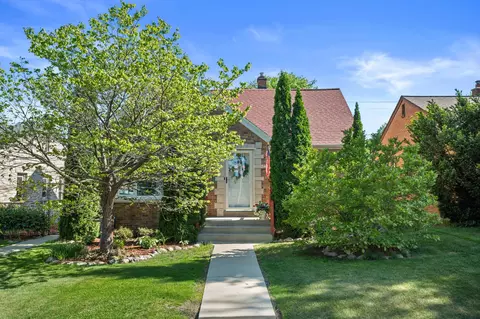 3321 W Oklahoma, Milwaukee, WI 53215