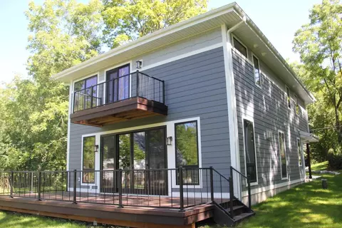 34215 Venice Park, Delafield, WI 53018