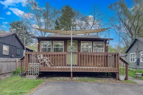 n4550 East Shore Place Road, Oakland, WI 53523