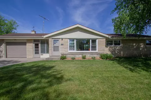 1006 Highland, Watertown, WI 53098