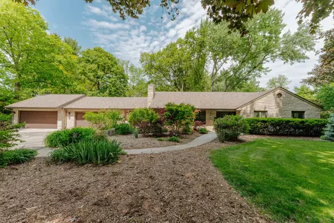 2045 Hawthorne, Elm Grove, WI 53122
