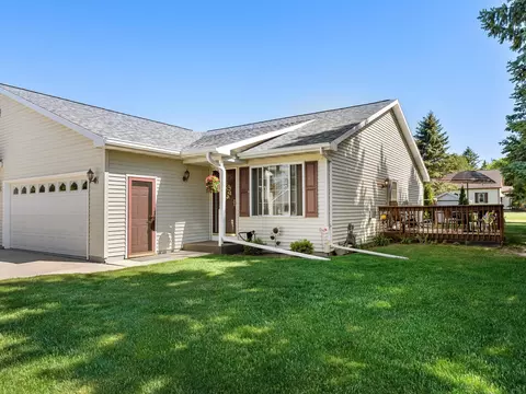 801 Mockingbird, Plymouth, WI 53073
