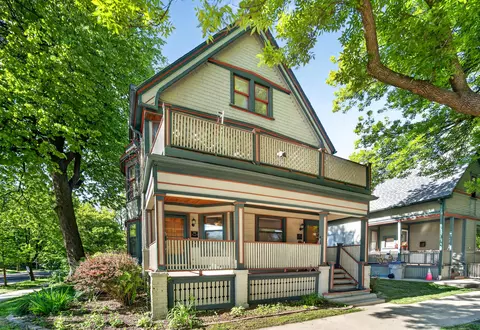 203 W Lloyd #203, Milwaukee, WI 53212
