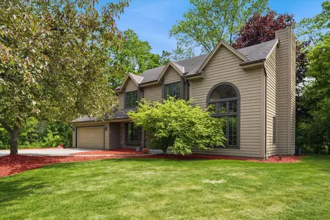 5321 W Woodland, Brown Deer, WI 53223