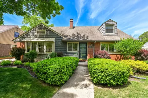 6319 N Bay Rdg, Whitefish Bay, WI 53217