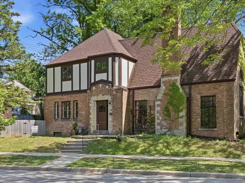 1555 E Olive, Shorewood, WI 53211