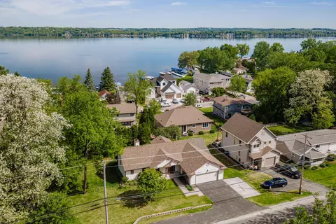 n26w27080 Prospect, Pewaukee, WI 53072
