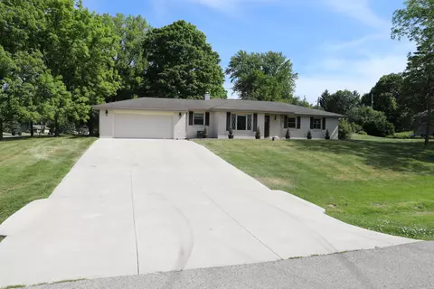 w277s8810 Lakeside, Mukwonago, WI 53149
