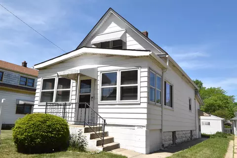 3842 E Layton, Cudahy, WI 53110