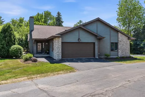 n81w13163 Country Ter, Menomonee Falls, WI 53051