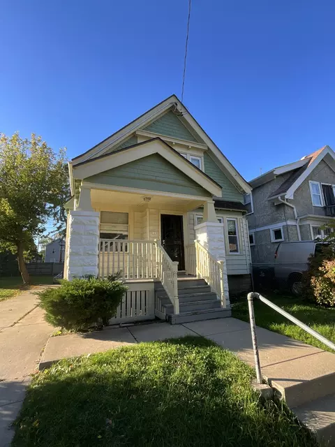121 W Keefe #121A, Milwaukee, WI 53212