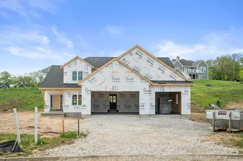 w253n5553 Crescent Hl, Sussex, WI 53089