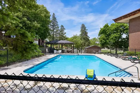 n85w15700 Ridge #307, Menomonee Falls, WI 53051