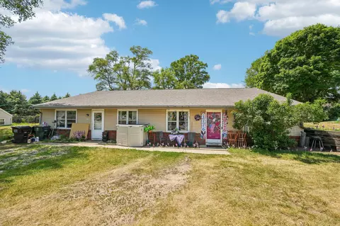 1037 Carriage #1039, Palmyra, WI 53156