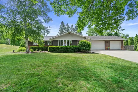 3560 Goetz, Brookfield, WI 53005