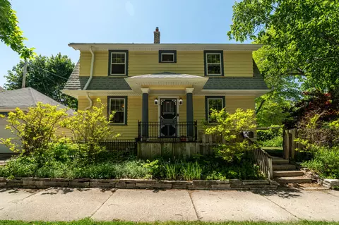 731 E Oklahoma, Milwaukee, WI 53207