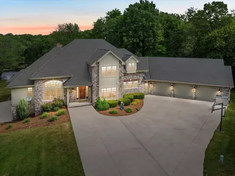 n69w34498 Oconomowoc, Oconomowoc, WI 53066