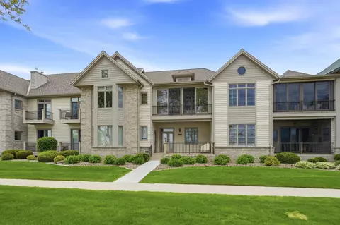286 E Harbor Vw, Fond Du Lac, WI 54935