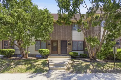 6126 W W Prt, Milwaukee, WI 53223