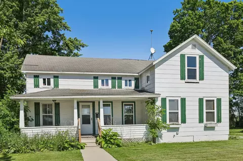 1027 Farnham, Columbus, WI 53925