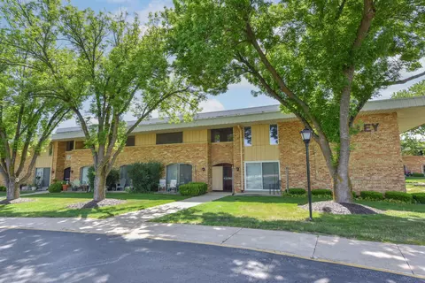 11907 W Appleton #20, Milwaukee, WI 53224
